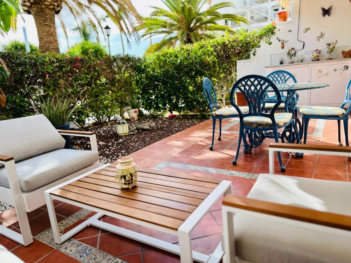Playa Del Cura - Spacious Beachside Apartment *