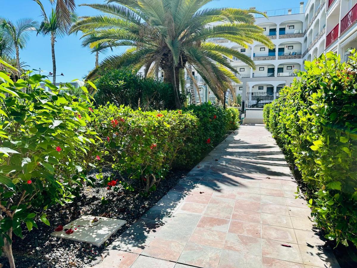 Playa Del Cura - Spacious Beachside Apartment