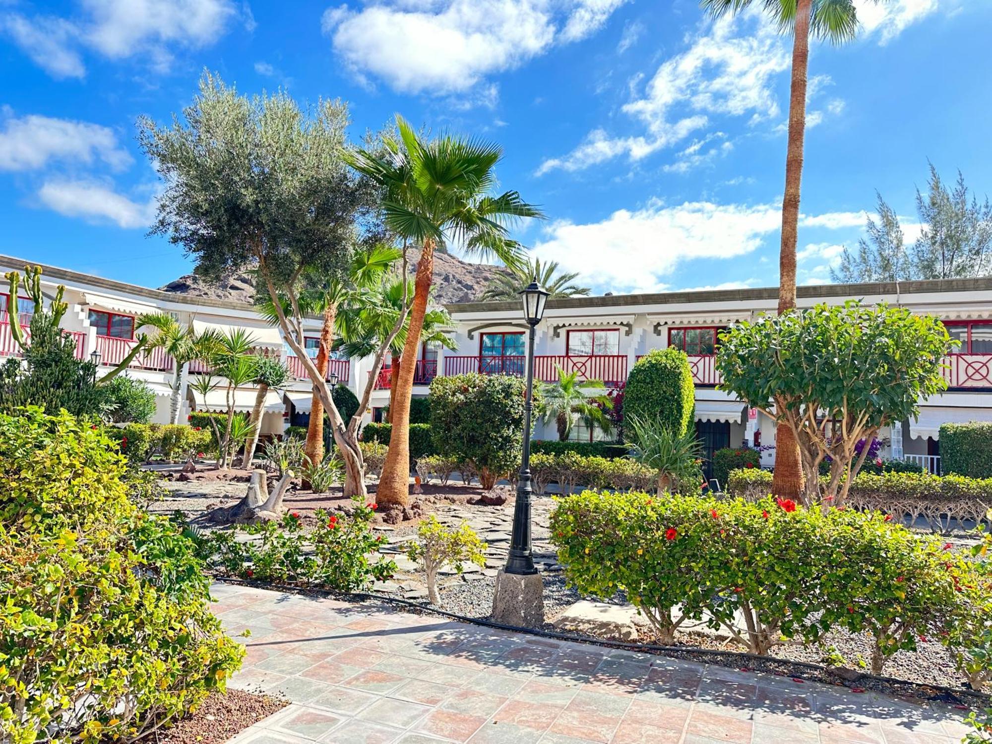 Playa Del Cura - Spacious Beachside *
