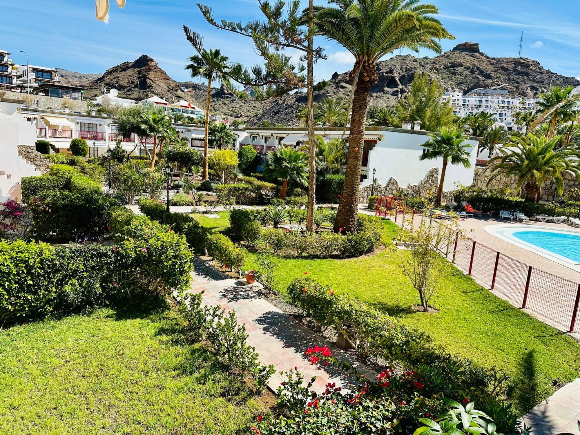 Playa Del Cura - Spacious Beachside *